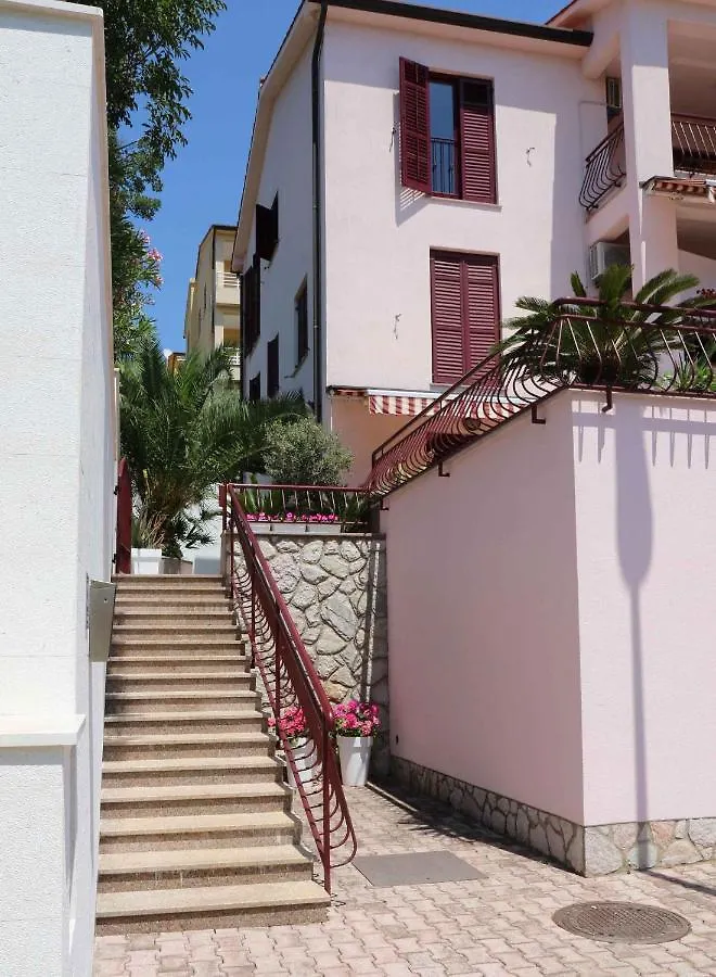 Apartment In Rabac 16698 0*,