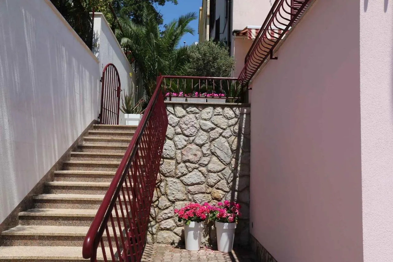 Apartment In Rabac 16698