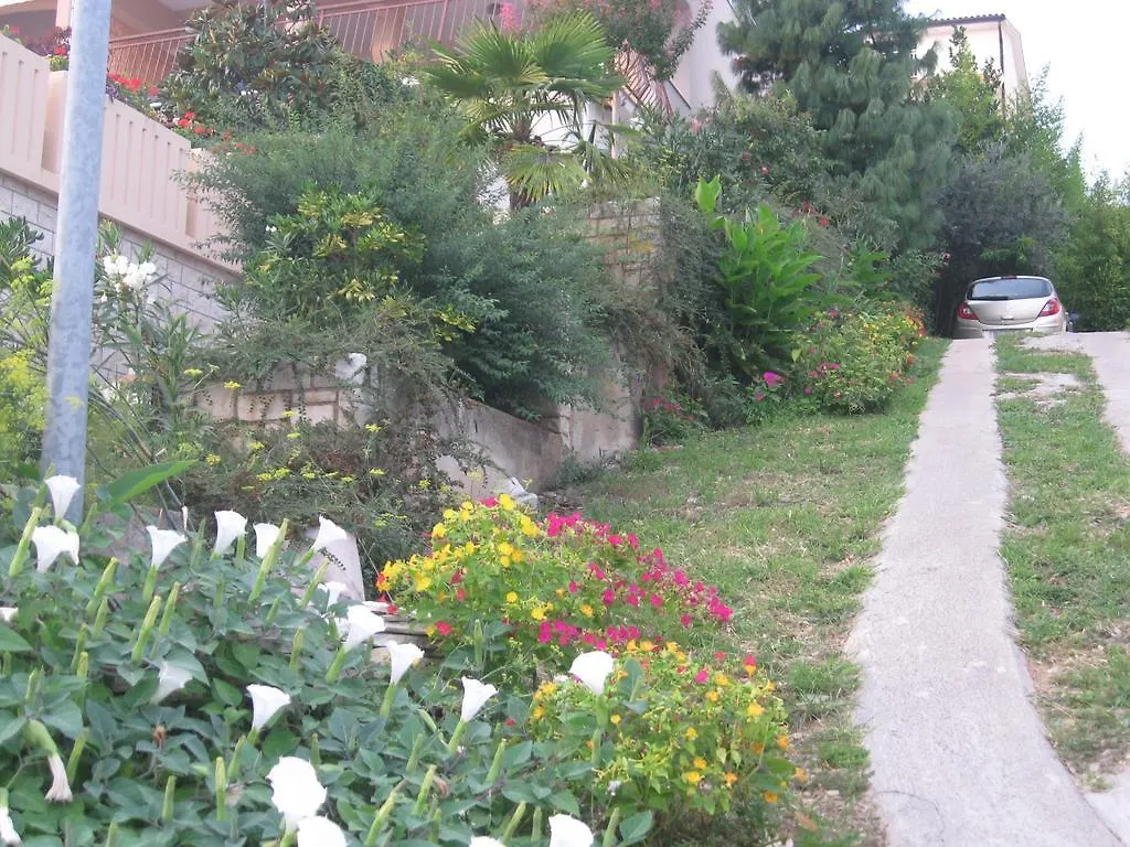 Apartment In Rabac 16698