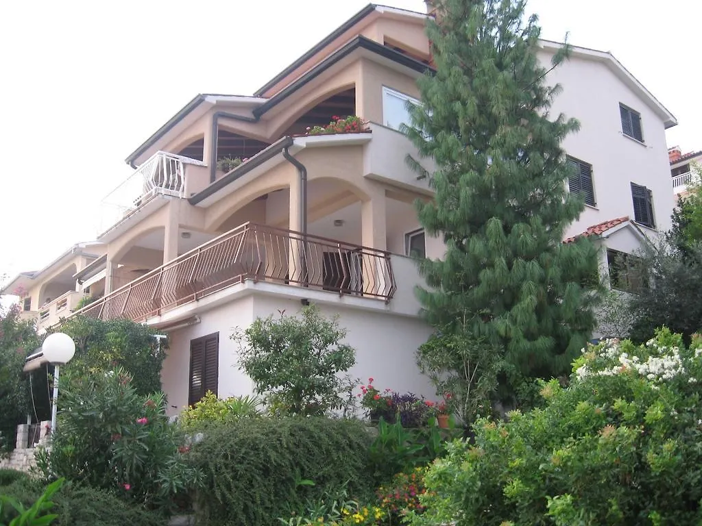 Apartment In Rabac 16698 Kroatien